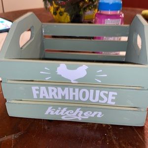 Small moss green farmhouse box, for storage or decoration